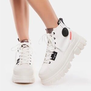 NIB Palladium Revolt Hi White Platform Sneakers